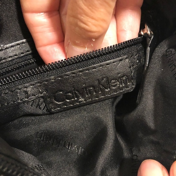 Calvin Klein Quilted Black Leather Cross Body Bag - Picture 7 of 7